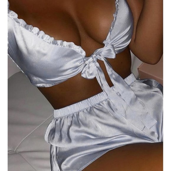 Silver two piece sleeping set - Picture 1 of 6